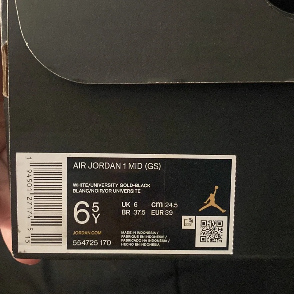 Nike Air Jordan 1 Mid University Gold